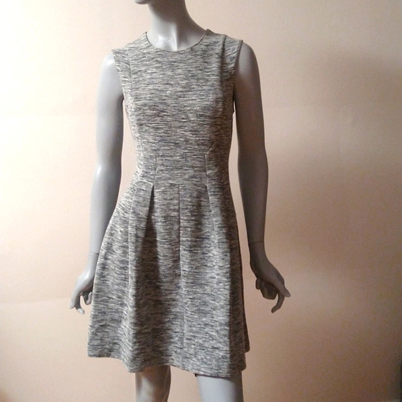Beautifully Cut Fitted Dress - Picture 1 of 6